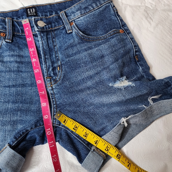 GAP Denim Shorts Mid-Rise Cuffed Distressed Blue Jean Shorts Women's Size 27 - Picture 6 of 6